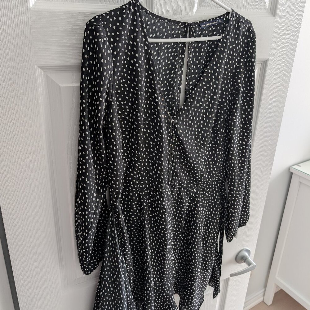 Abercrombie NWT Long Sleeve V-Neck Faux Wrap Mini Dress Size L - Picture 3 of 6